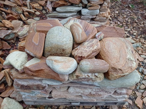 Златолит жёлтый, жёлто-зелёный глыбки и валуны для ланшафтного дизайна купить в Анапе