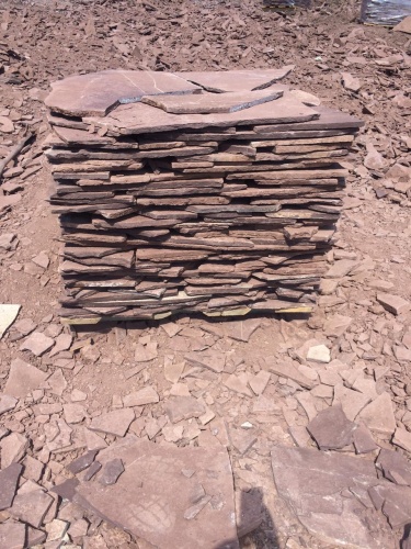 Плитняк лемезит бордовый для цоколя 1,5-2 см купить в Анапе