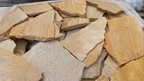 Плитняк златолит жёлтый для цоколя купить в Анапе