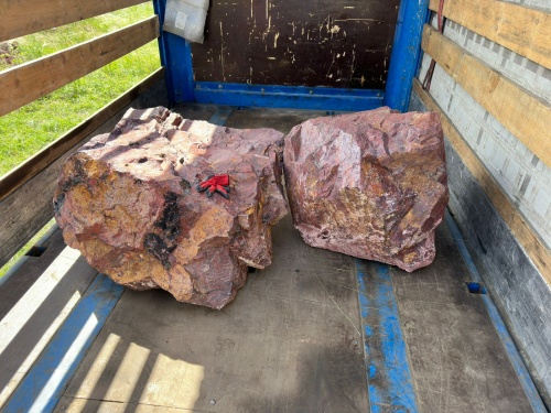 Ландшафтные глыбы красно-фиолетовые 200-1000 килограмм купить в Анапе