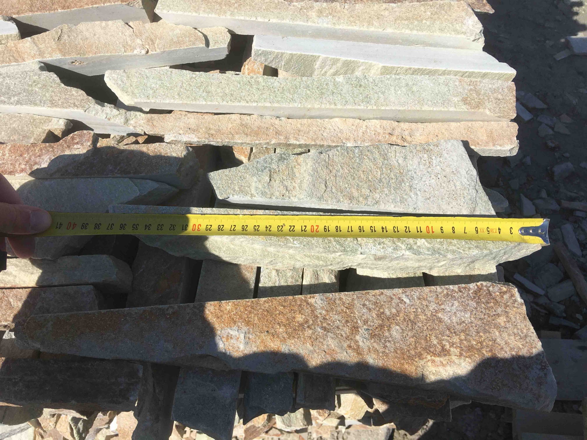 Горбушка златолит золотистый для облицовки купить в Анапе