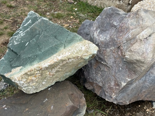 Камни для ландшафтного дизайна зелёные 10-60 килограмм купить в Анапе