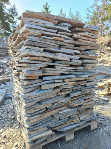 Плитняк златолит серебристый для цоколя, отмостки купить в Анапе