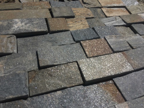 Плитка пилёная златолит Уральский для цоколя, отмостки купить в Анапе