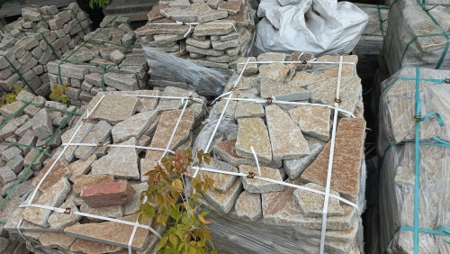 Гранитный плитняк галтованный для парковки купить в Анапе