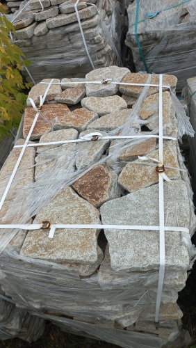 Плитняк галтованный гранитный для ландшафтного дизайна купить в Анапе