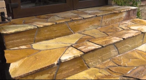 Плитняк златолит жёлтый золотистый для отмостки купить в Анапе